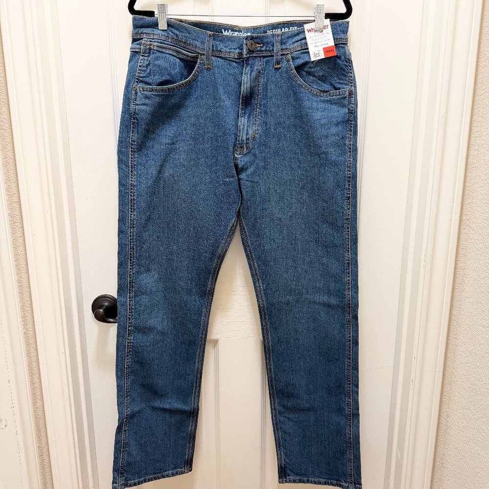 Wrangler Men's Jean Size 34X32 Blue Free To Stretch Regular Fit Casual (NEW)